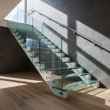 Beloopbaar glas; veilig en stijlvol glazen vloeren en trappen